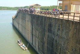 Áp lực từ kỳ vọng của bố mẹ, nữ sinh tự tử để lại 5 bức thư tuyệt mệnh