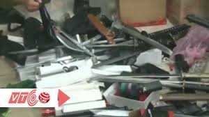 Clip: Phát hiện kho ‘vũ khí nóng’ trong tiệm bách hóa ở Quảng Trị