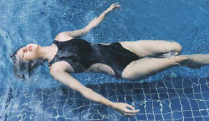 Làm da trắng hồng tự tin diện bikini đi nghỉ lễ cùng chàng