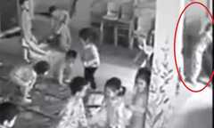 Đình chỉ cô giáo đánh đập, lột đồ bé mầm non tè dầm trong lớp