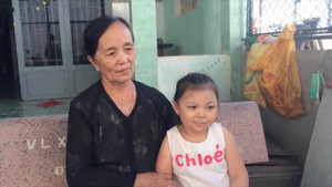 Cô gái Long An 25 tuổi mang hình hài bé 5 tuổi