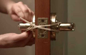 Video: Những mẹo vặt cực hay trong nhà chỉ với sợi dây chun