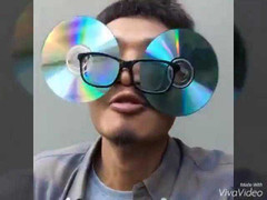 Clip: ‘Siêu nhân’ đeo kính sành điệu phiên bản lỗi