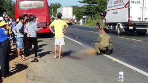 Xe khách gây tai nạn liên hoàn: 2 người chết tại chỗ, 1 người nguy kịch