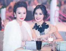 Người yêu Cường Đô la diện váy xuyên thấu đọ sắc với Angela Phương Trinh