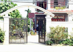 Hiện trường vụ nổ súng tại biệt thự của Bí thư huyện ở Long An