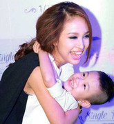 Vân Hugo: 'Tôi không thể chung giường với người cũ'