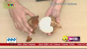 Video: ‘Bí kíp’ tách vỏ dừa khô chỉ trong 30 giây