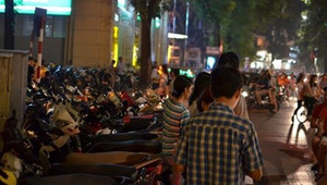 23 điểm giữ xe không 'chặt chém' quanh Hồ Gươm tối giao thừa