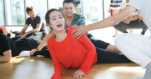 Khánh My bất chấp đau đớn dốc sức trên sàn tập Bước nhảy hoàn vũ