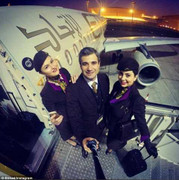 Hé lộ cuộc sống 'sướng như tiên' của tiếp viên hàng không và phi công