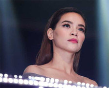 Hà Hồ mặt lạnh khi xem 'tình địch' Maya biểu diễn