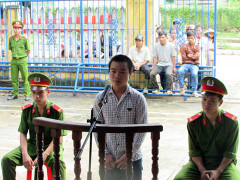 Đòi lấy vợ hai, chồng chém trọng thương 'bà cả' đang mang bầu