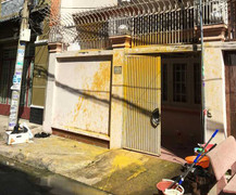 3 tháng, 5 lần bị côn đồ tạt sơn trộn mắm tôm