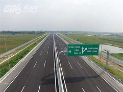 Thủ tướng: 'Trông chờ ngân sách sẽ không có cây số đường cao tốc nào'