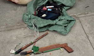 Nhóm trộm chó manh động bắn cả công an