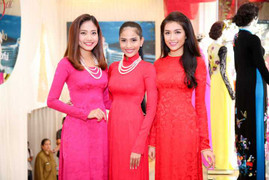 Trương Thị May đọ dáng cùng á hậu Lệ Hằng