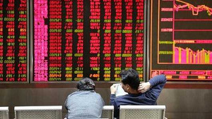 Chứng khoán Trung Quốc 'sập sàn' sau 30 phút giao dịch