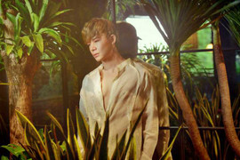 Nathan Lee diện hàng hiệu 'khủng' khiến fans choáng ngợp