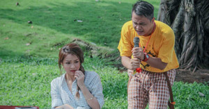 Thuỷ Top hoảng hốt khi bị La Thành 'quấy rối'