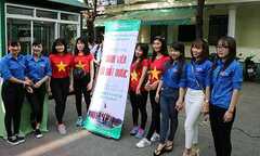 Sinh viên 'nuôi heo đất' giúp tàu cá bị tàu sắt Trung Quốc đâm chìm