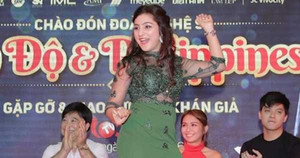 Bác dâu 'Cô dâu 8 tuổi' diện đồ gợi cảm nhảy belly dance