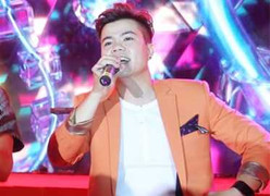 Đinh Mạnh Ninh bùng nổ tại 'Bốn mùa kết nối yêu thương'