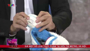 Clip: Bên trong mũ len trẻ em Trung Quốc gắn thiết bị gây ù tai, nhức óc có gì?