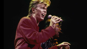 Huyền thoại nhạc Rock David Bowie qua đời ở tuổi 69