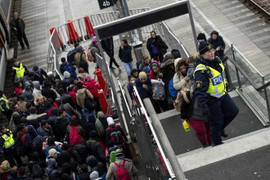 Phụ nữ Thụy Điển bị người di cư quấy rối tình dục