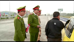 CSGT không được dừng xe chỉ để kiểm tra bình chữa cháy