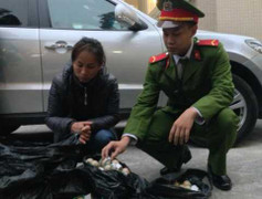 'Nữ quái' vận chuyển gần 800 quả pháo vào Hà Nội