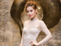 Á hậu Diễm Trang gợi cảm giữa trời đông Hà Nội