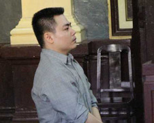 Chồng đâm vợ liên tiếp trong cơn ghen cuồng dại