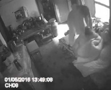 Clip con dâu bóp cổ, đánh đập mẹ chồng gây rúng động Ấn Độ