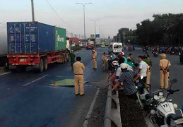 Truy tìm xe máy tông chết người đàn ông rồi bỏ trốn