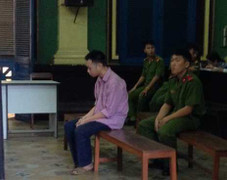 Hung hãn đâm liên tiếp, giết chết người tình lâu năm