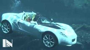 Clip: Xem ôtô mui trần lặn ngụp như tàu ngầm