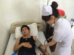 Hẹn khách bán Sim điện thoại, nam thanh niên bị côn đồ vây đánh