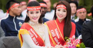 Hoa hậu Kỳ Duyên, Á hậu Huyền My quấn quít như chị em