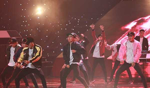 Soobin Hoàng Sơn hút khán giả với bữa tiệc ở quán bar