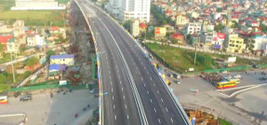 Video: Ngắm cầu vượt bằng thép 'khủng' nhất Việt Nam