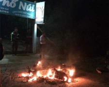 Cả gia đình cưa bình xăng, một người chết thảm