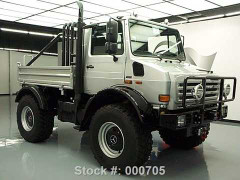 'Kẻ hủy diệt' rao bán xe bán tải Mercedes hạng khủng trên eBay