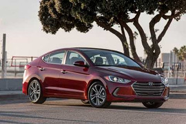 Hyundai Elantra 2017 mạnh mẽ hơn nhưng giá cực mềm