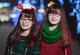 Hai chị em song sinh xứ Nghệ xinh đẹp, đa tài