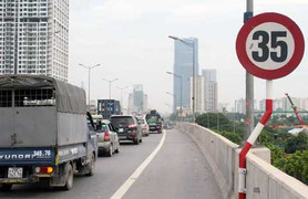 Bộ trưởng Thăng ra tay, TP.HCM thông báo khẩn gỡ biển báo giao thông