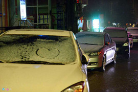 Ảnh: Sa Pa -4 độ C, tuyết bắt đầu rơi dày đặc