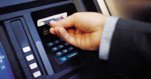 Làm thế nào để tránh 'tắc tiền' khi dùng thẻ ATM dịp Tết