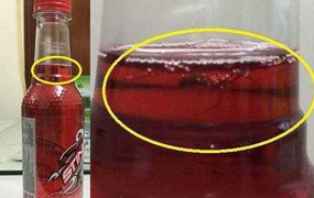 Number One 'ngâm' ruồi, Sting dâu 'ướp' nhện: Tết này còn ai dám uống nước ngọt?